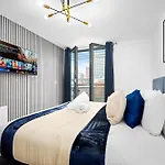 Chic City Centre Apartment - China Town - Balcony - Parking - Wifi - Netflix - 43A