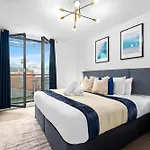 Chic City Centre Apartment - China Town - Balcony - Parking - Wifi - Netflix - 43A